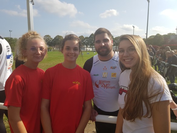 Les lanceuses du CAB avec Quentin Bigot vice champion du monde du marteau