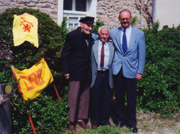 Philippe Méhu avec Jean Le Tareau et Yvon Brun, ses prédécesseurs Présidents du CAB recadré